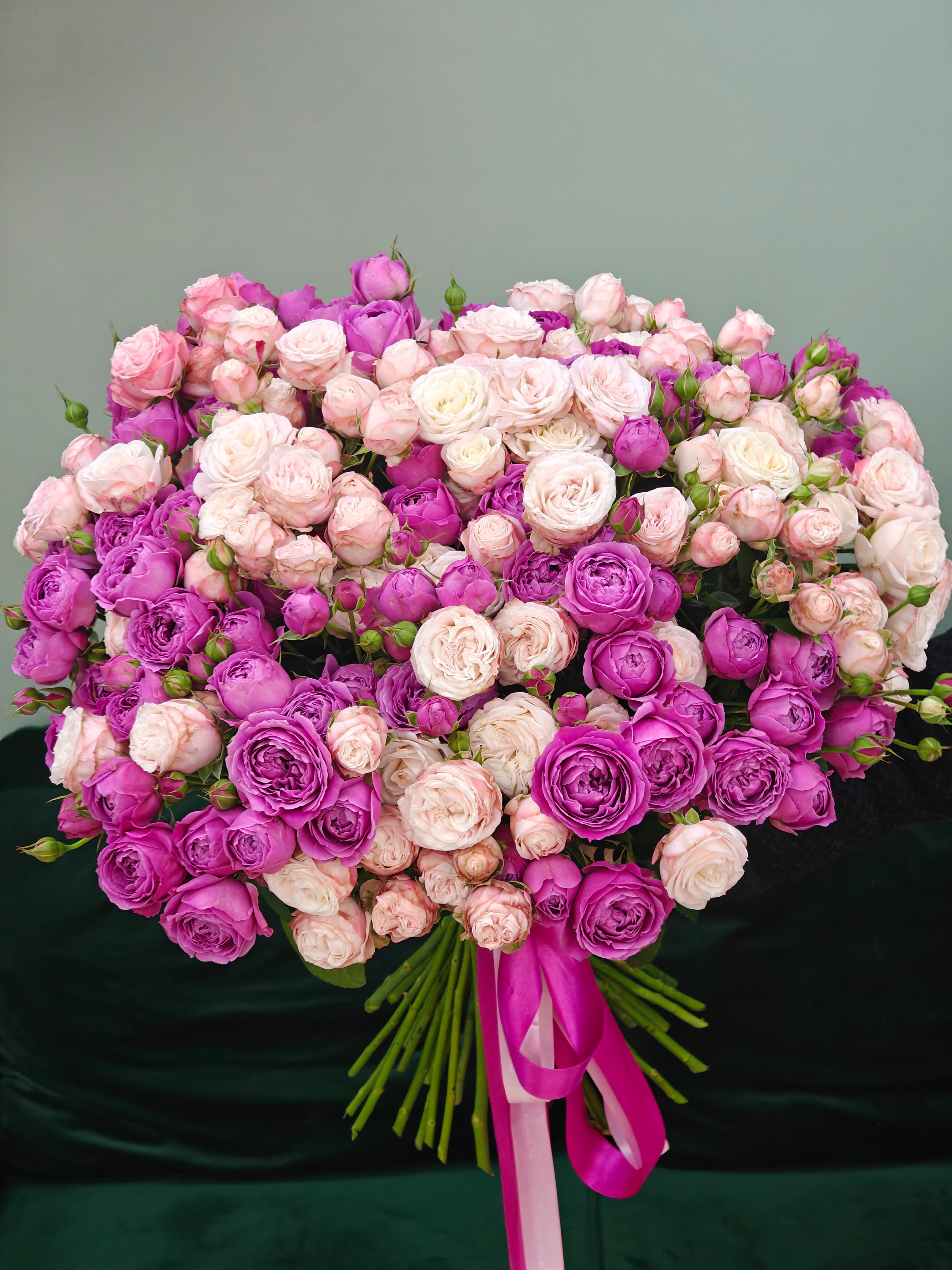 Букет пионовидных роз