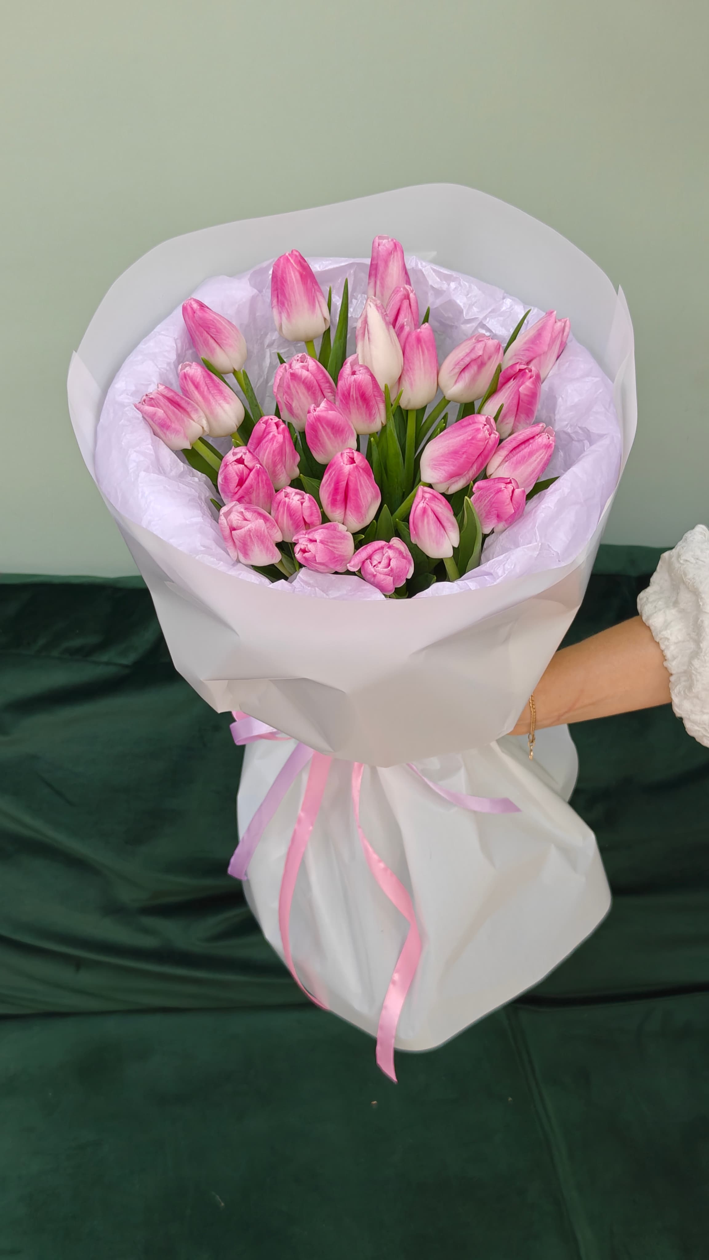 Букет нежных розовых тюльпанов