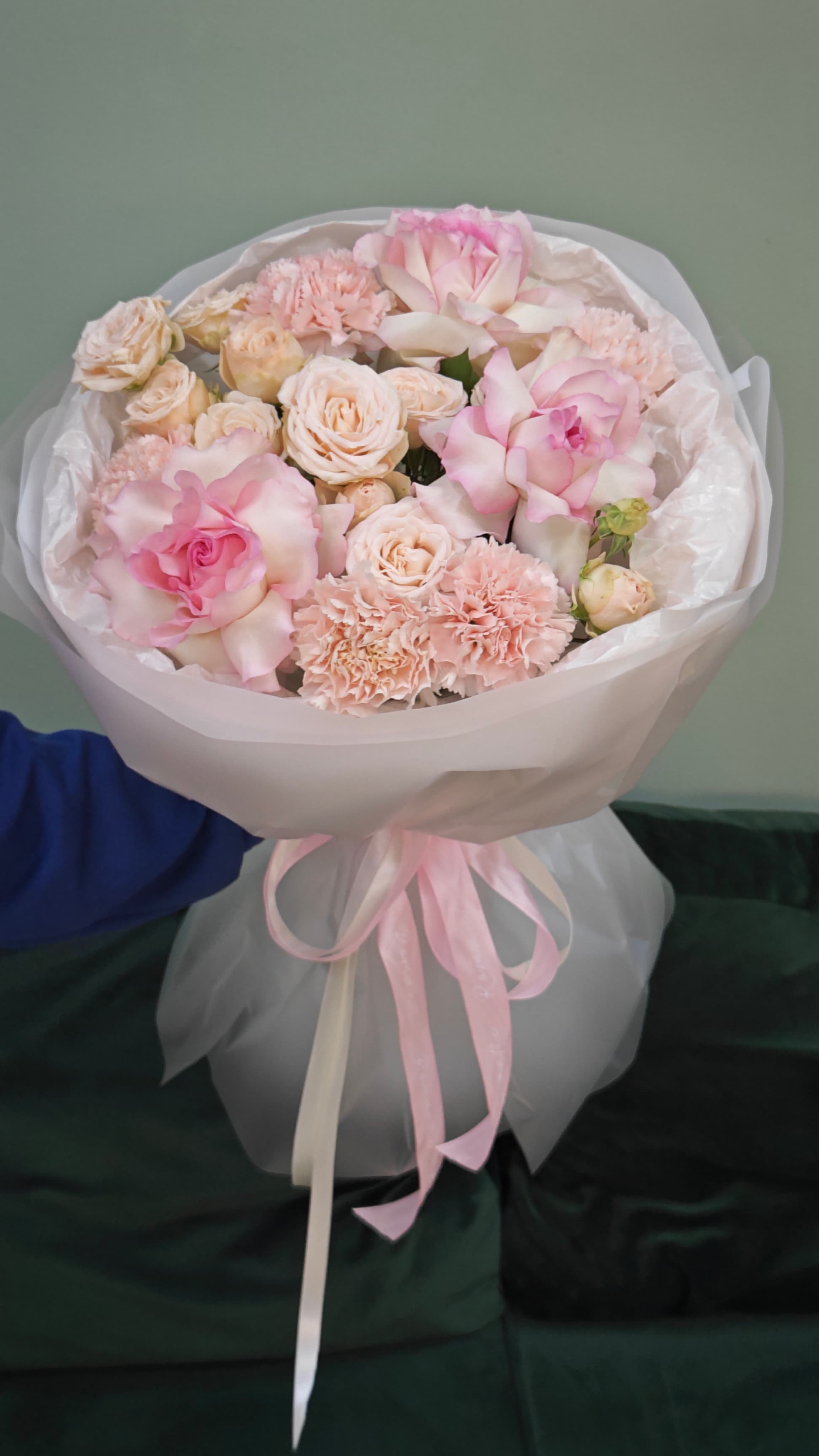 Букет французских, пионовидных роз