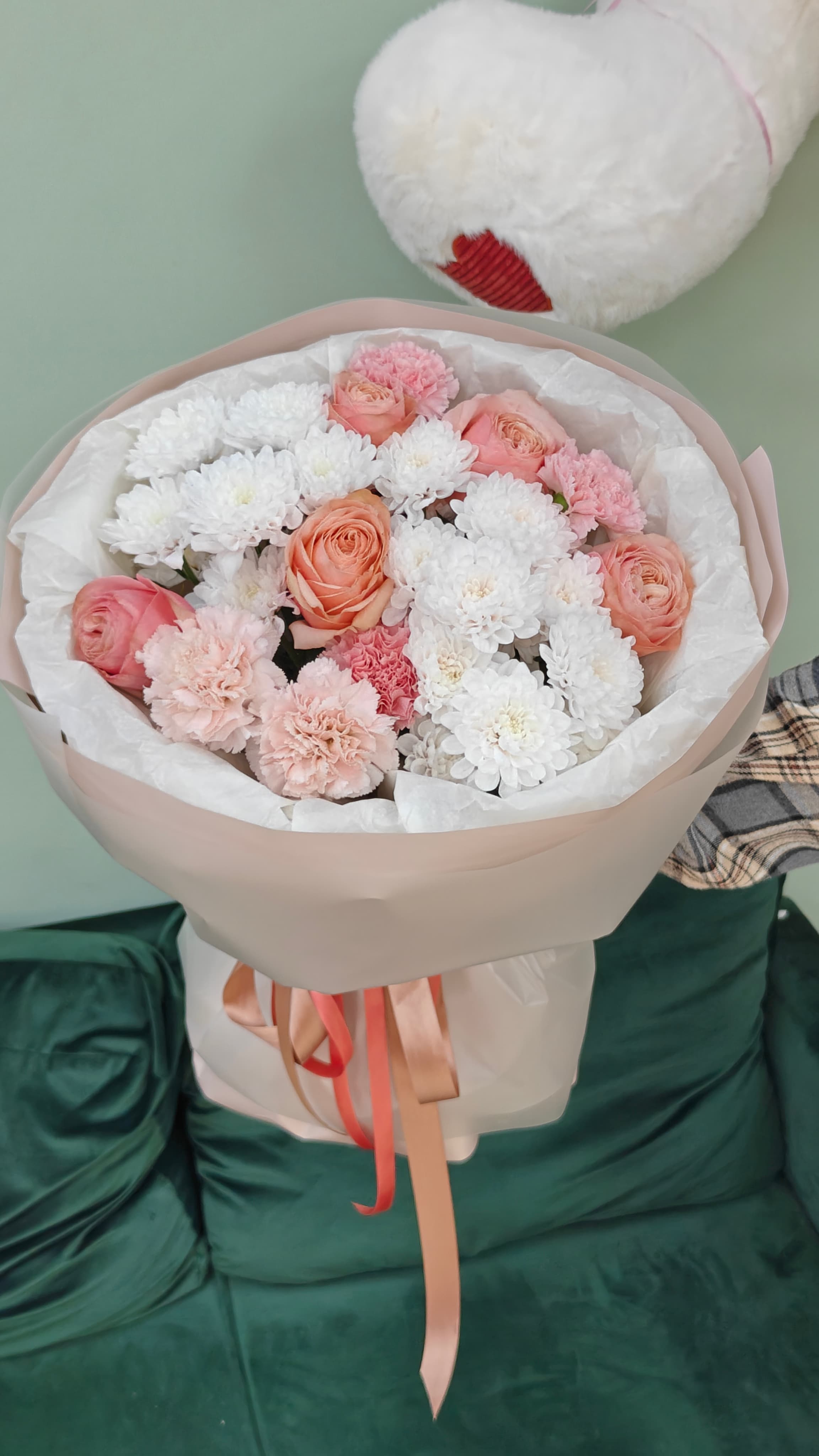 Букет пионовидных роз Кахала