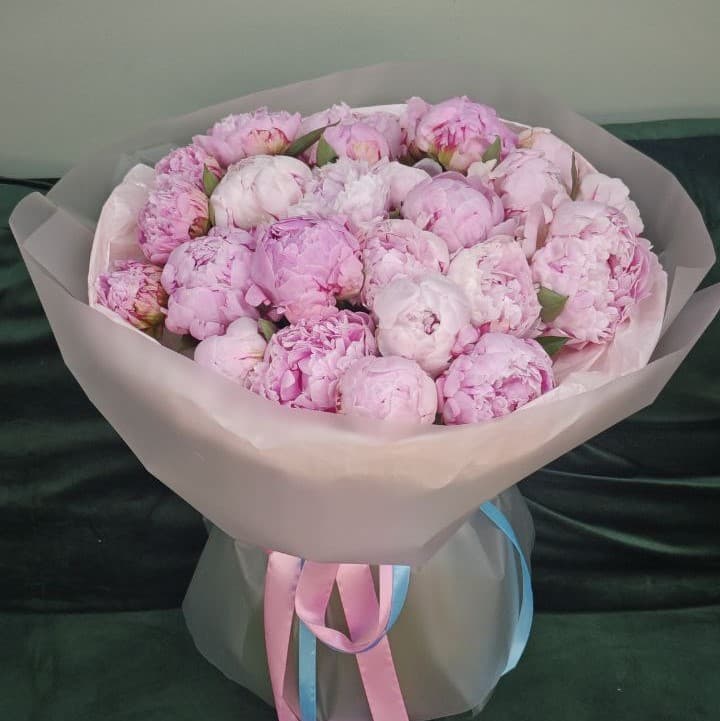 Букет пионов Сара Бернар