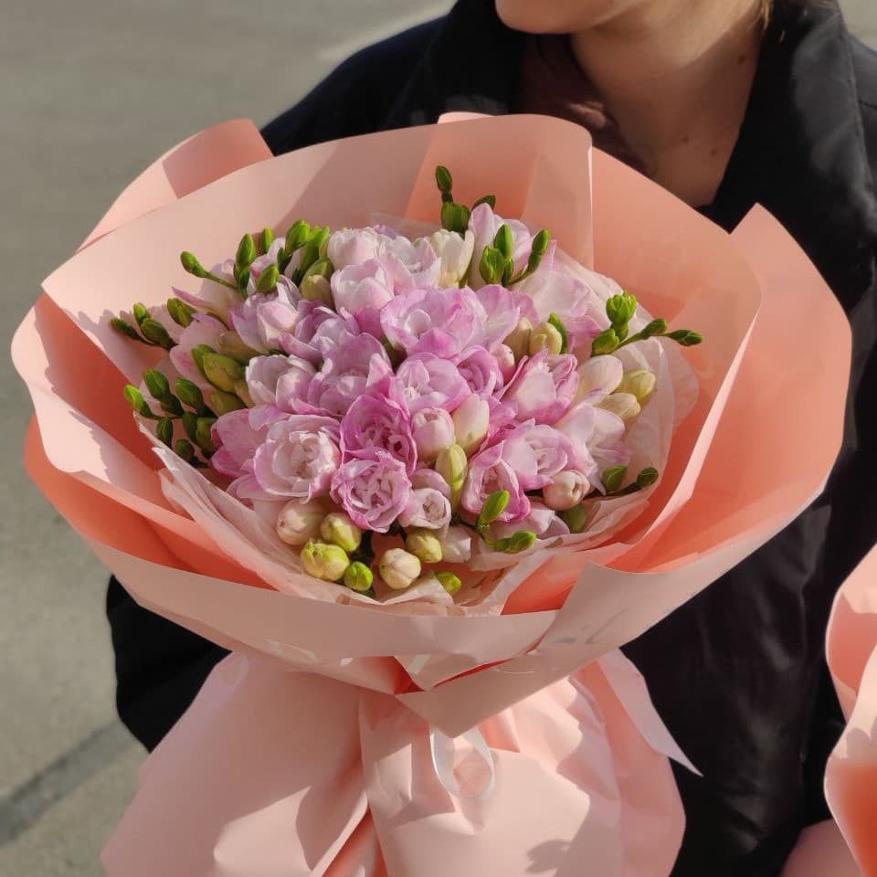 Букет фрезии